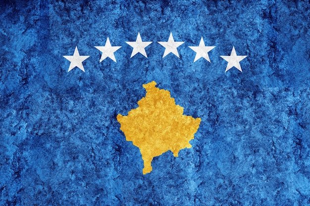 Metaliczna flaga Kosowa, flaga z teksturą, flaga grunge