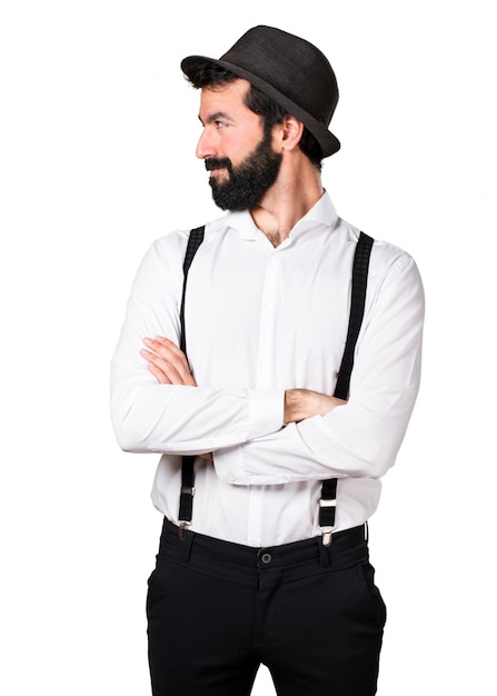Bezpłatne zdjęcie mężczyzna hipster z brodą patrząc boczne