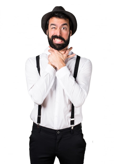 Bezpłatne zdjęcie mężczyzna hipster z brodą tonący sam
