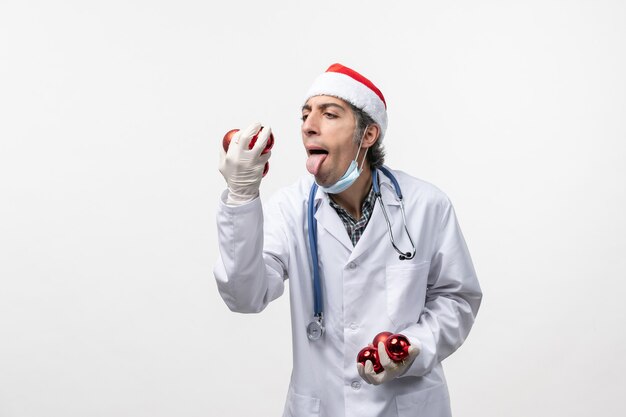 Mężczyzna Lekarz Trzymający Plastikowe Zabawki Podłogowe Covid Wirus Emocji Zdrowia