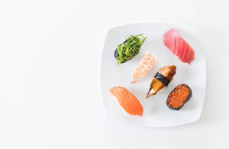 Bezpłatny plik Zdjęcie mieszany zestaw sushi