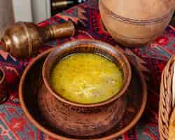 Bezpłatne zdjęcie miska zupy z klopsikami z makaronem