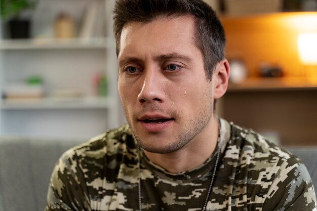 Młody żołnierz dotknięty efektem ptsd