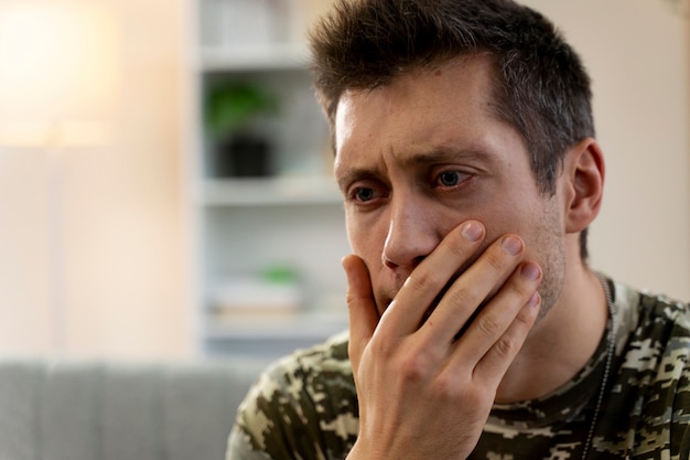 Młody żołnierz dotknięty efektem ptsd
