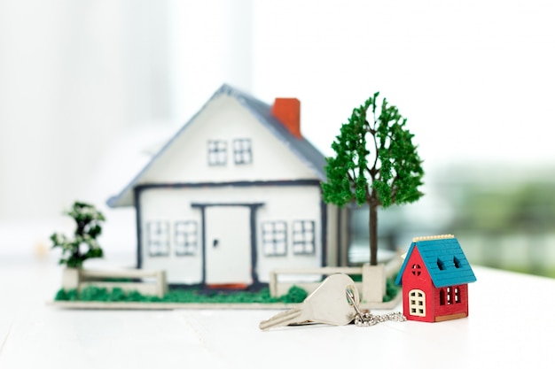 Model domu i klucze