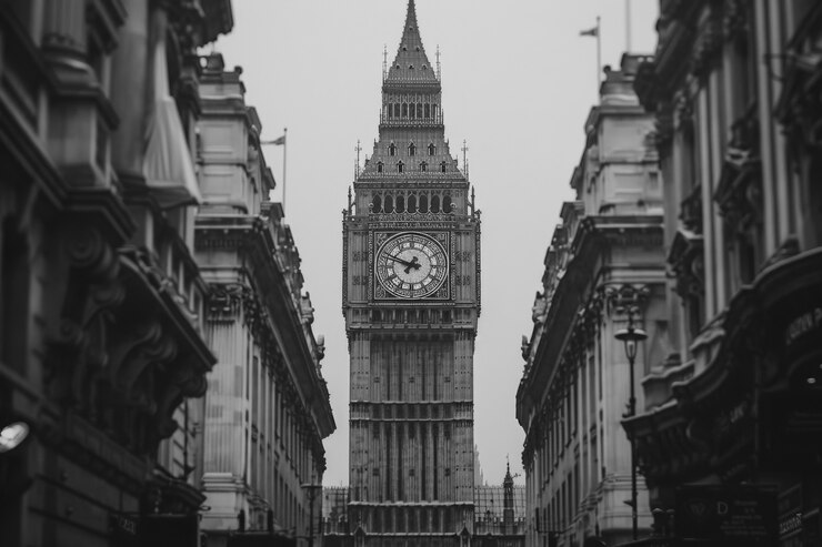 Bezpłatny plik Zdjęcie monochromatyczny widok zegarka big ben na dzień światowego dziedzictwa