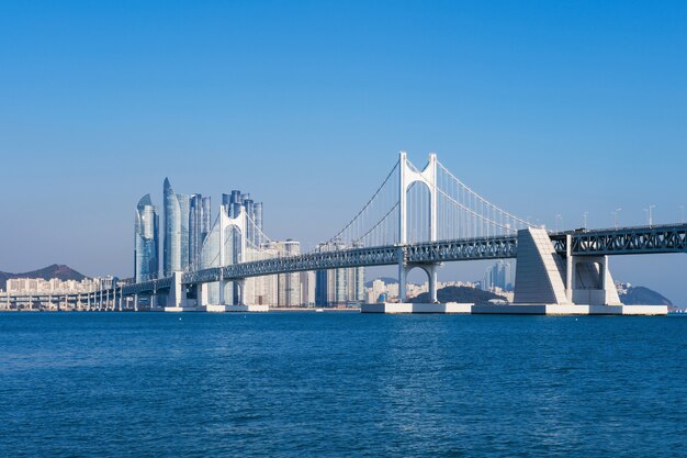 Most Gwangan i Haeundae w Busan w Korei
