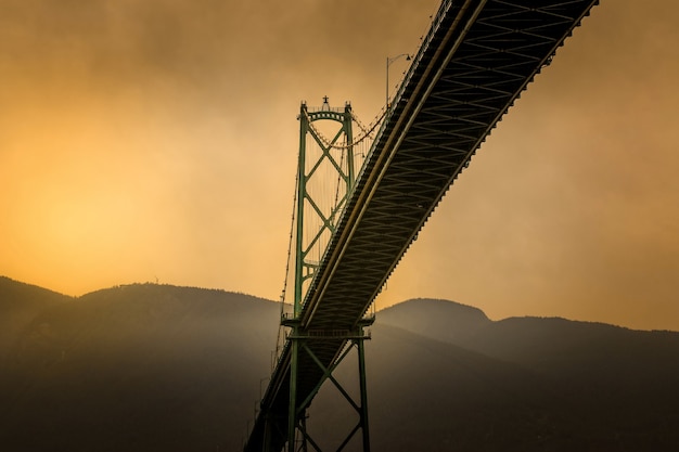 Most Lions Gate w Vancouver, Cananda