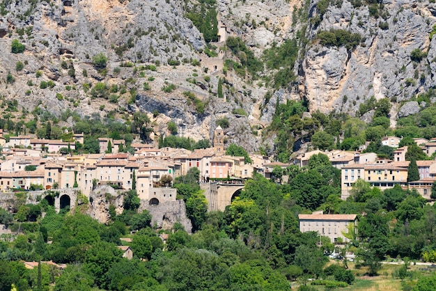 MoustiersSainteMarie jedna z najpiękniejszych wiosek we Francji
