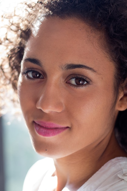 Mujer Femenino Felicidad Alegria Morena