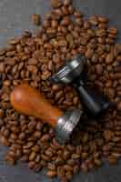 Bezpłatne zdjęcie narzędzia używane w procesie parzenia kawy