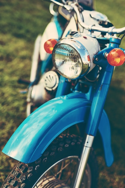 Niebieski motocykl vintage