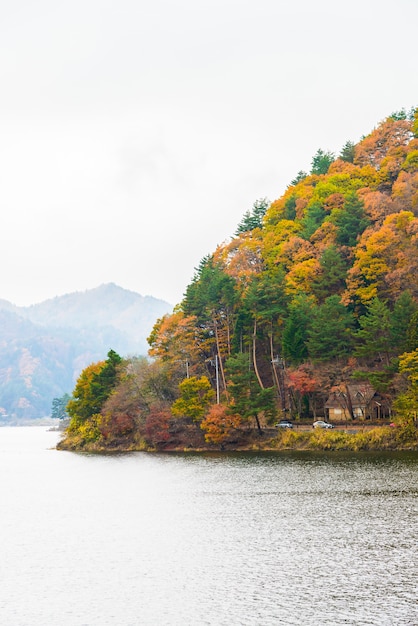 Bezpłatne zdjęcie niebo yamanashi japonia odbicie tła