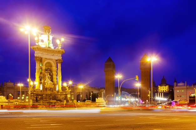 Bezpłatne zdjęcie noc niew z plaza de espana