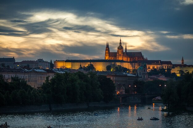 nocny widok na miasto