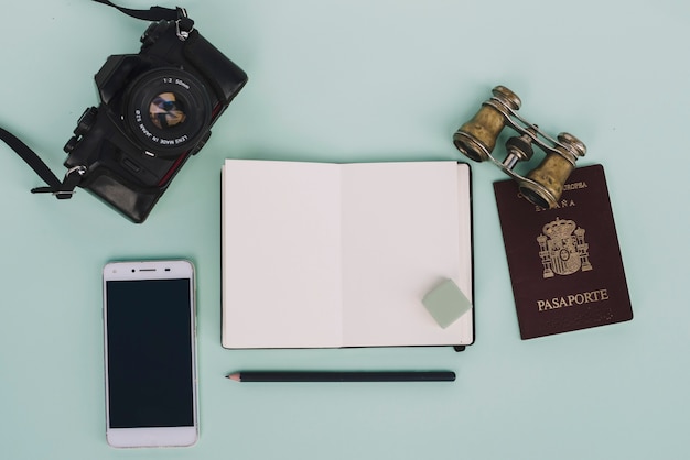 Notebook W Pobliżu Materiałów I Technologii Podróżniczych