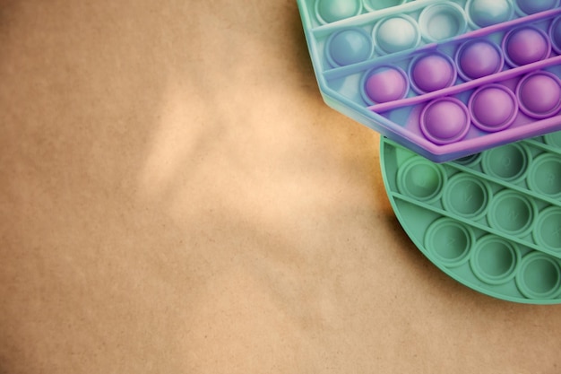 Nowe modne silikonowe tło zabawkowe z miejscem na kopię tęczowy sensoryczny fidget kolorowy antystres