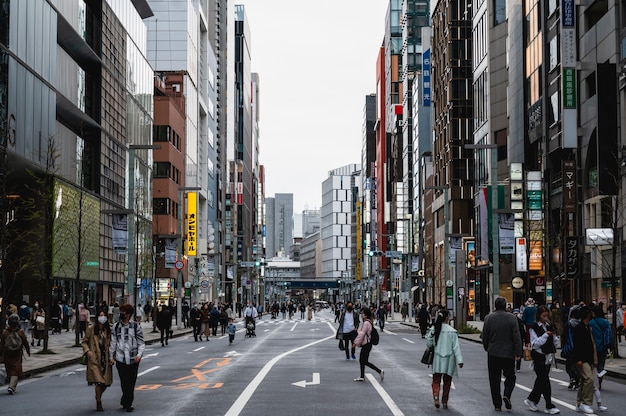Bezpłatne zdjęcie nowoczesne tło ulicy w tokio