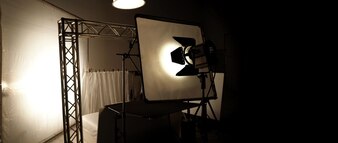Obrazy silhoutte z produkcji wideo i zestawu oświetleniowego