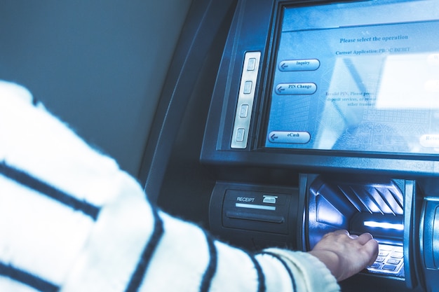 Obsługa bankomatów w banku