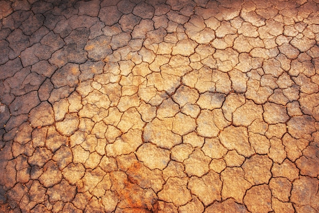 Obszar geotermalny Hverir. Lokalizacja miejsce Jezioro Myvatn, Krafla na północ