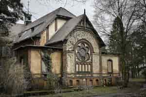 Bezpłatne zdjęcie opuszczony stary szpital beelitz