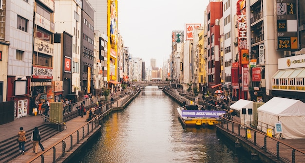 Osaka, Japonia - wrzesień, 1: Dotonbori Canal w Namba Di