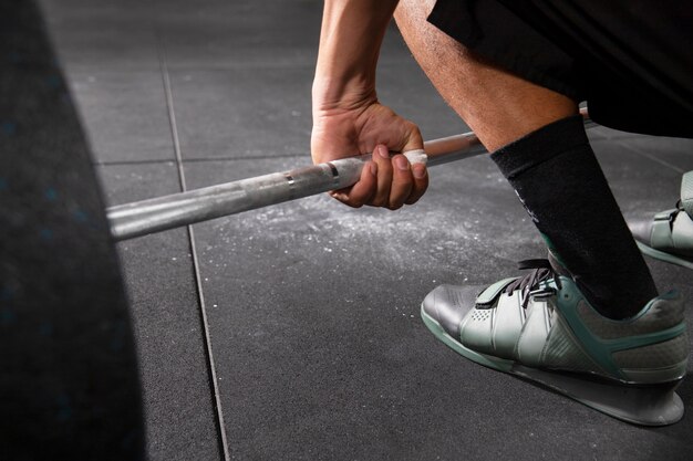 Osoba wykonująca trening crossfit