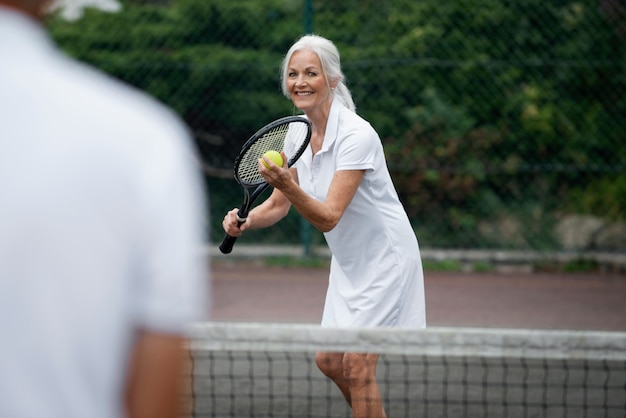 Osoby mające szczęśliwą aktywność na emeryturze