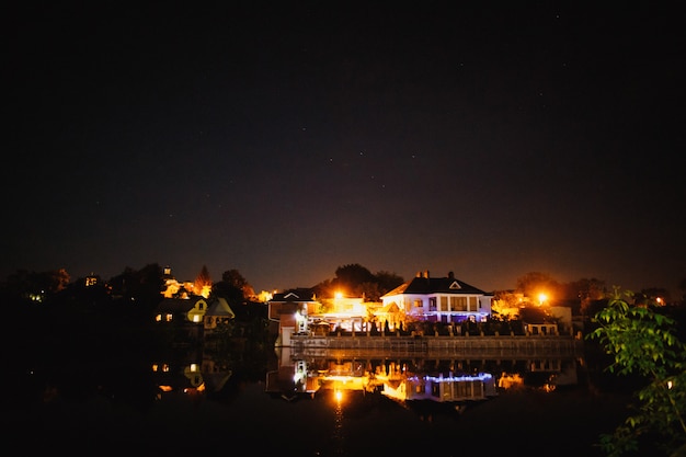 Oświetlenie Uroczystości Nocnych Nad Jeziorem