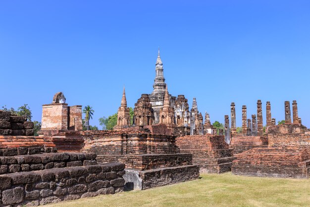 Pagoda w parku historycznym Wat Maha That Shukhothai Tajlandia