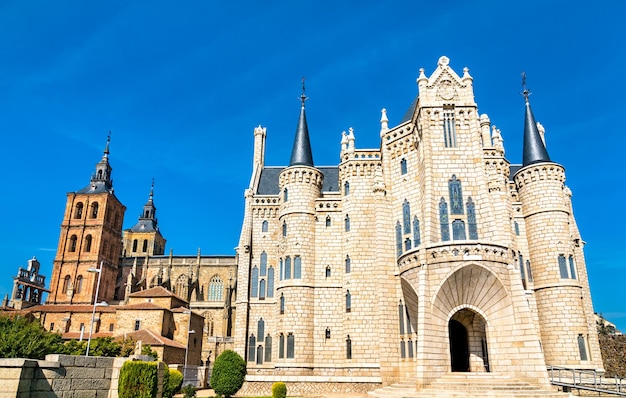 Pałac Biskupów I Katedra Astorga W Hiszpanii Premium Zdjęcia