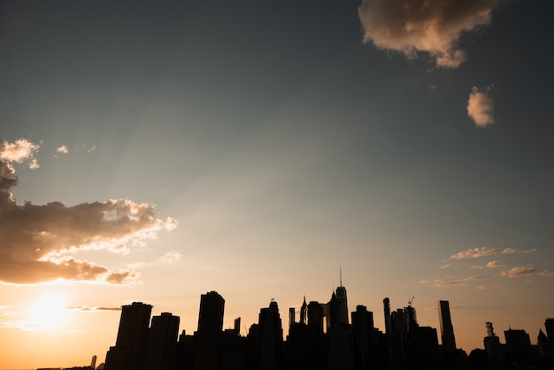 Panoramę Nowego Jorku o zachodzie słońca