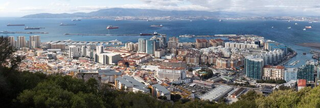 Panoramiczny widok na miasto Gibraltar