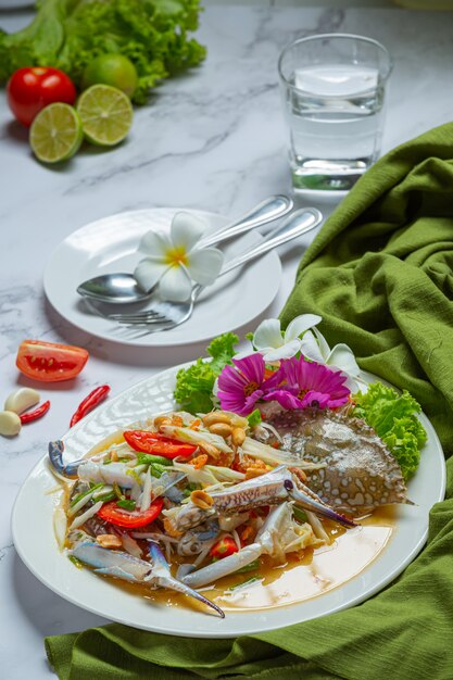 Papaja Sałatka Papaja Niebieski Krab Świeże tajskie jedzenie.