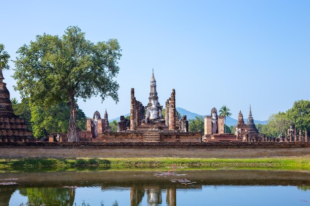 Park historyczny Wat Maha That Shukhothai Tajlandia