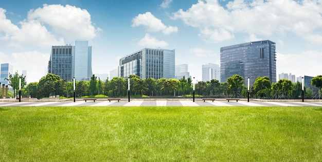 Park w centrum finansowym lujiazui, Szanghaj, Chiny