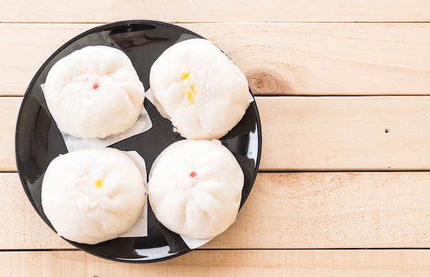 Bezpłatne zdjęcie parze dumpling lub chiński bun