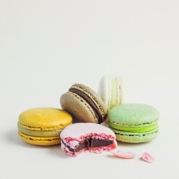 Pastelowy kolor ułożone macaron