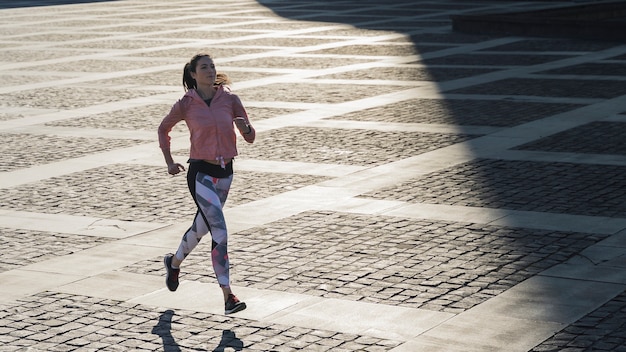 Pełny Strzał Aktywna Kobieta Jogging Plenerowy