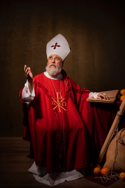 Pełny Strzał St. Nicholas Z Książką