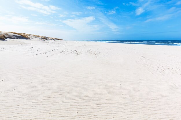 Piaszczystej plaży