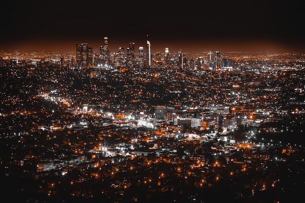 Piękna antena strzelająca Los Angeles przy nocą