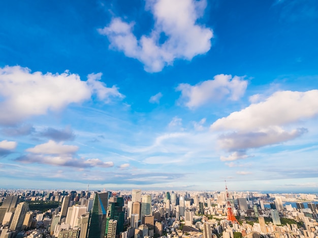 Piękna architektura i budynek wokoło tokyo miasta z Tokyo wierza w Japan