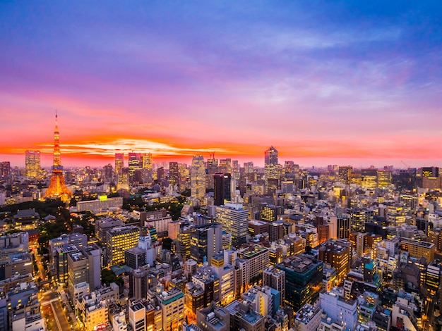 Bezpłatne zdjęcie piękna architektura i tokio wieża w mieście japonia