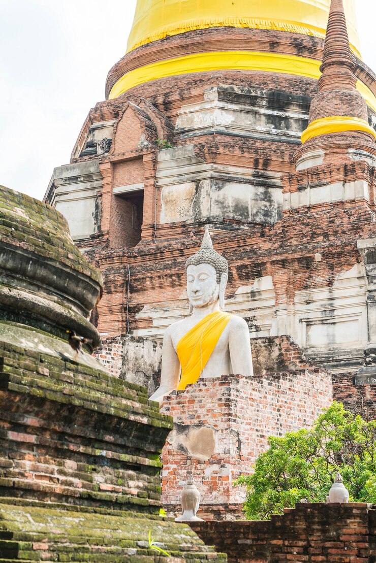 Bezpłatny plik Zdjęcie piękna architektura zabytkowej ayutthaya w tajlandii