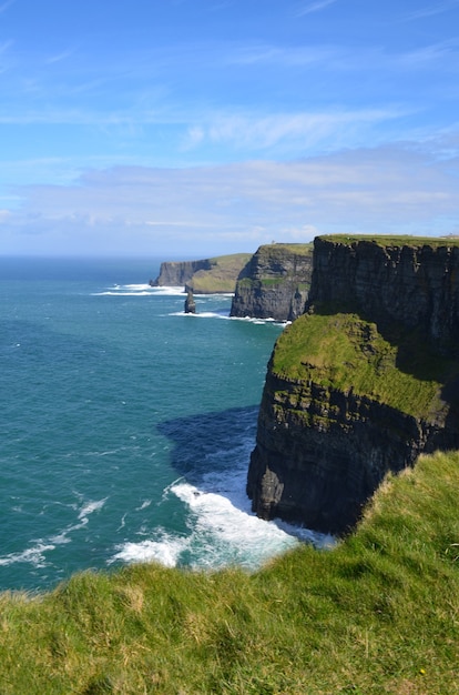 Bezpłatne zdjęcie piękna irlandia fotografia klifów moher