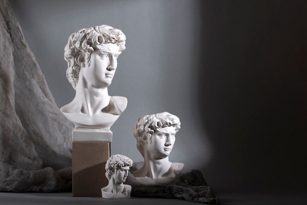 Piękna rzymska rzeźba postaci