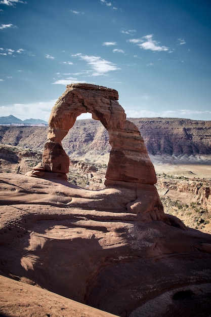 Piękna sceneria Delicate Arch w Parku Narodowym Arches, Utah - USA