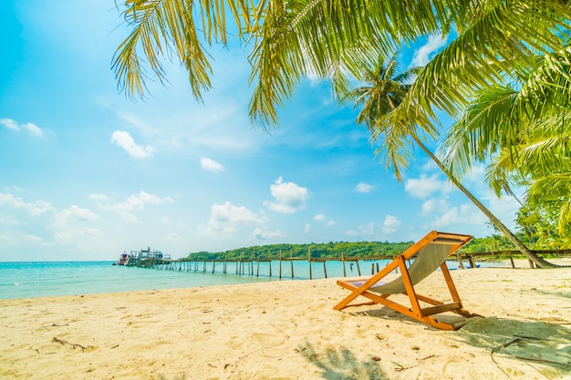 Piękna tropikalna plaża i morze